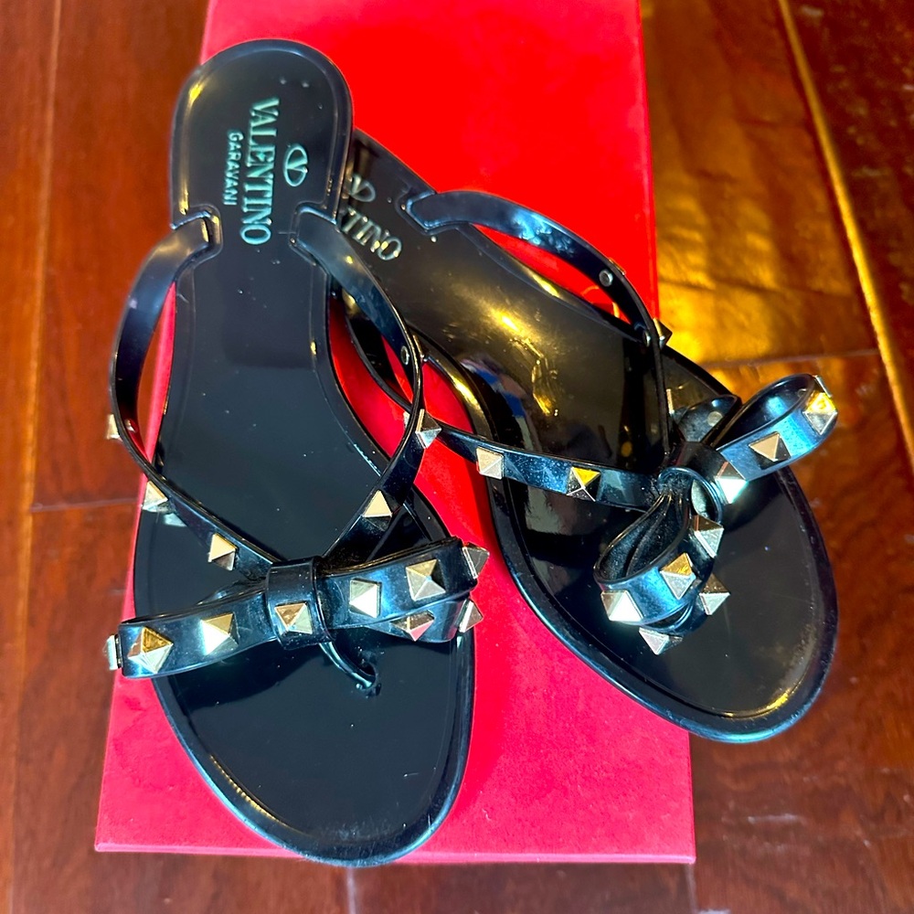 Valentino Garavani Black Rockstud PVC Jelly Flip flops Size 8(US) Pre-owned